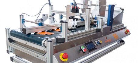 RF1 Friction feeding cartons and printing with thermal inkjet X2 Jet printer