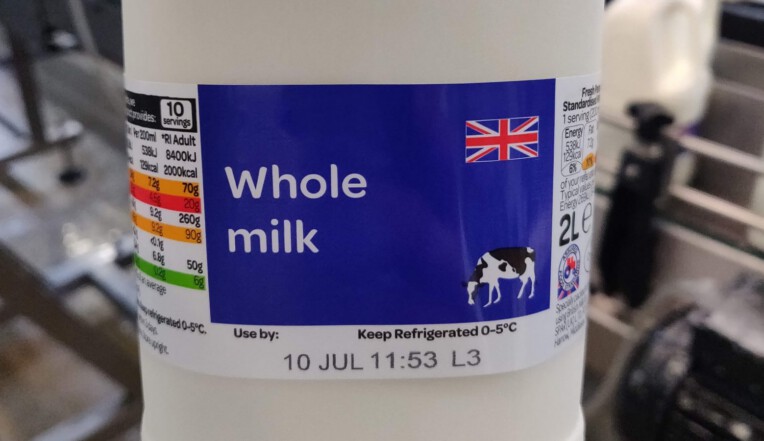 Milk bottle label printed with BBD and batch with thermal inkjet
