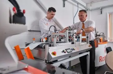 Rotech providing a live demonstration of an RF Pouch Feeder
