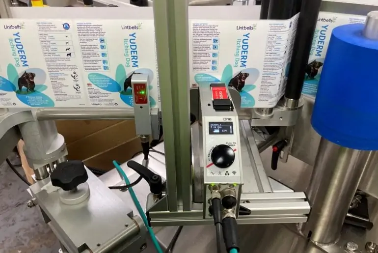 Thermal Inkjet Printer on a production line labeller printing on Statfold Seed Oil labels