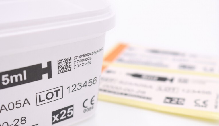 Medical syringe plastic tub with GS1 Code