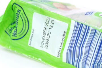 Best before date on flow wrap for hazelnuts