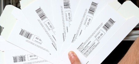 Barcode and ingredients list printed on carton using Razr coder