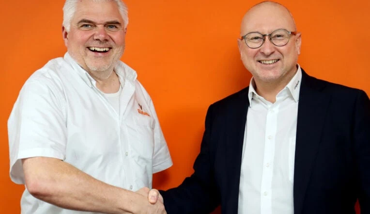 Richard Pether from Rotech and Tim from LEIBINGER shaking hands